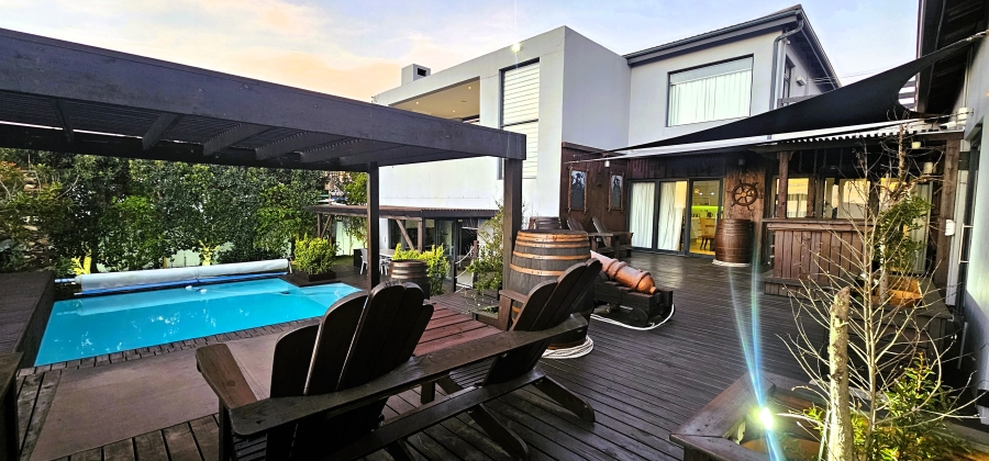 7 Bedroom Property for Sale in Country Club Western Cape